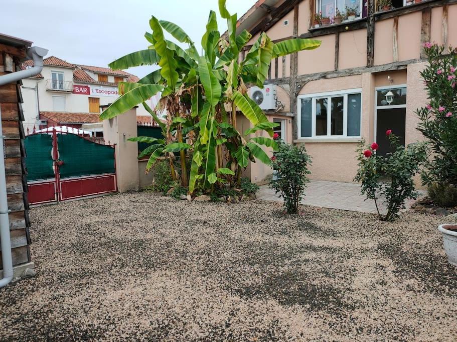Meuble 3 Etoiles Dans Un Petit Village Du Gers Villecomtal-Sur-Arros Exterior photo